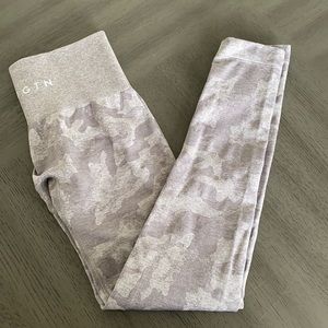 NVGTN camo leggings